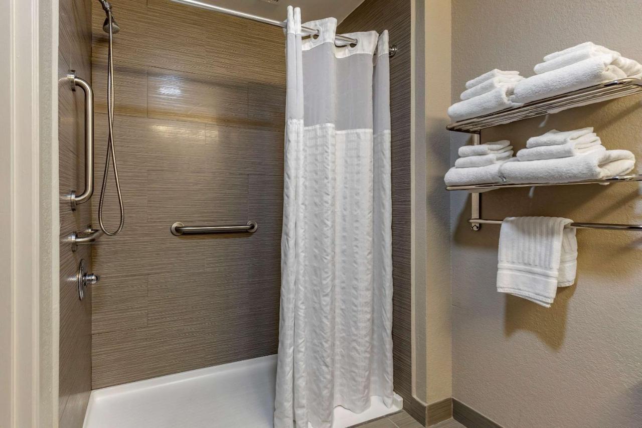 Hotel Comfort - Ballantyne Area