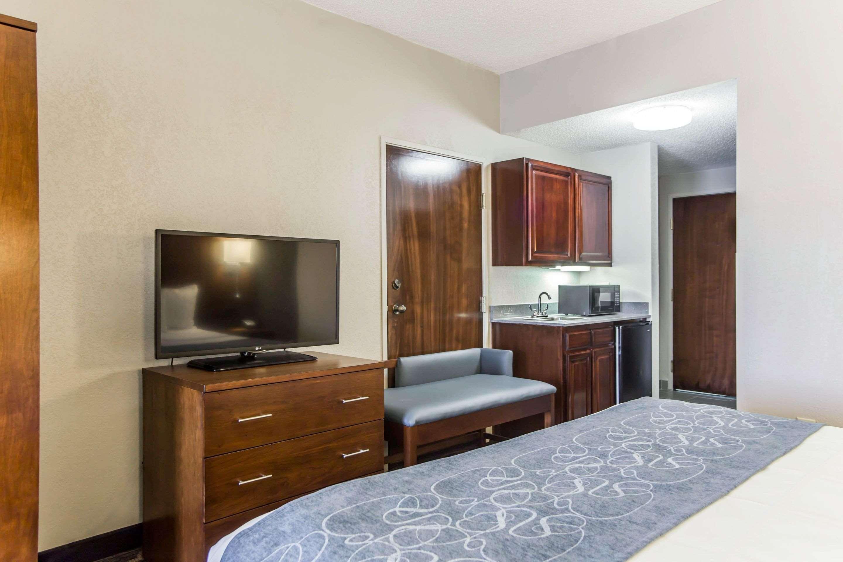 Hotel Comfort - Ballantyne Area 2*
